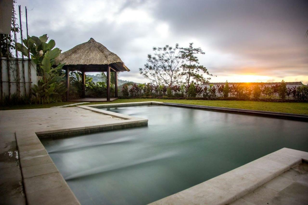 Villa Putih لوفينا المظهر الخارجي الصورة