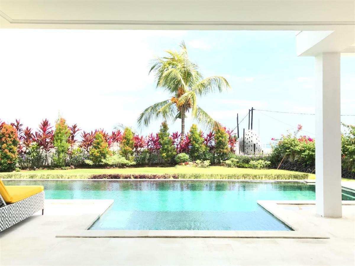 Villa Putih لوفينا المظهر الخارجي الصورة
