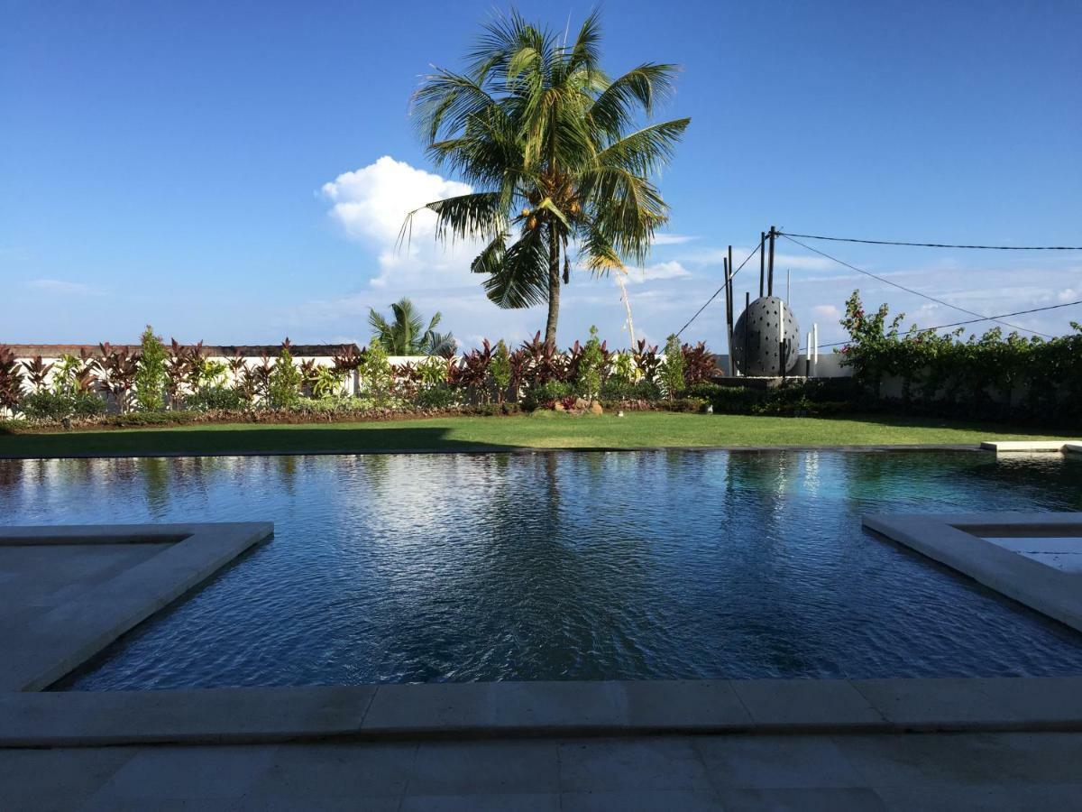 Villa Putih لوفينا المظهر الخارجي الصورة