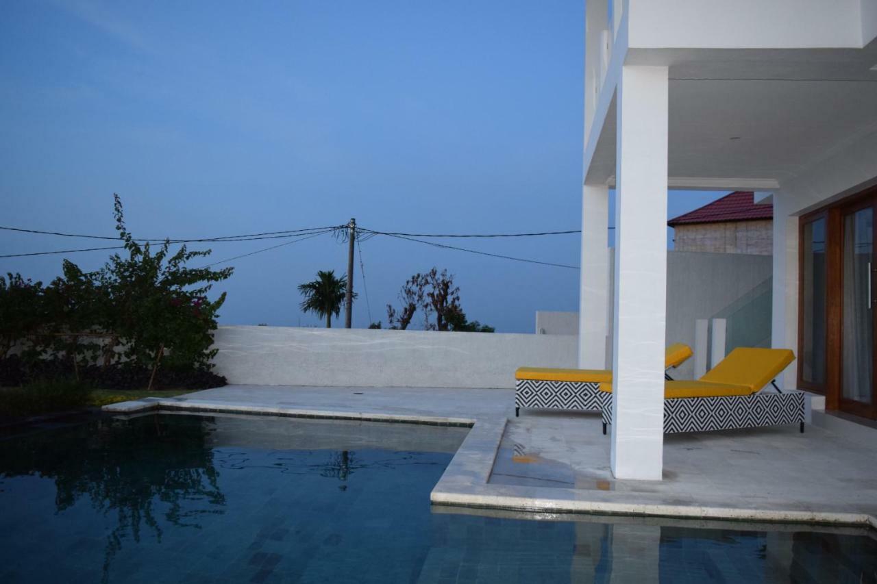 Villa Putih لوفينا المظهر الخارجي الصورة
