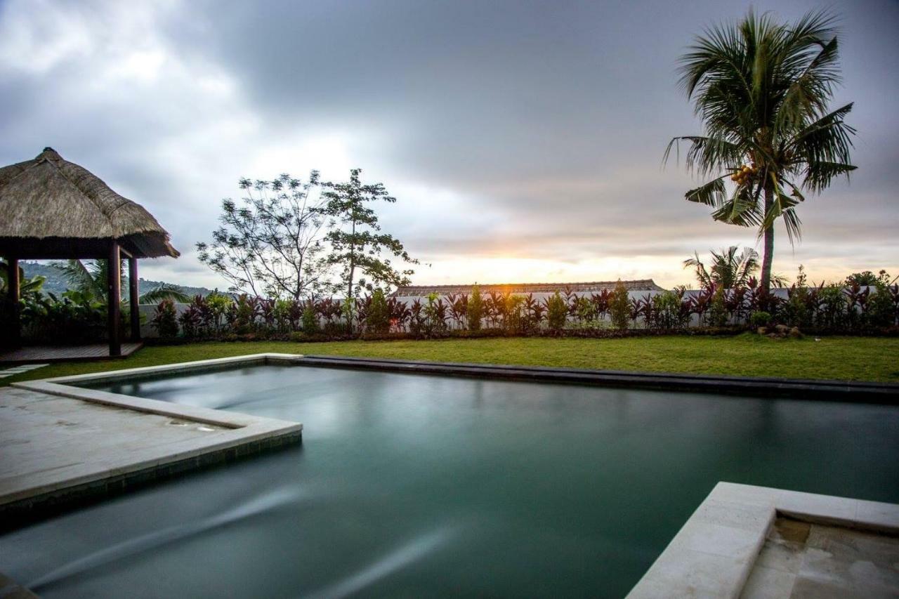 Villa Putih لوفينا المظهر الخارجي الصورة